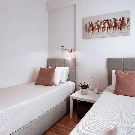 Penthouse - Amazing View In The Center Of Apartment Athens